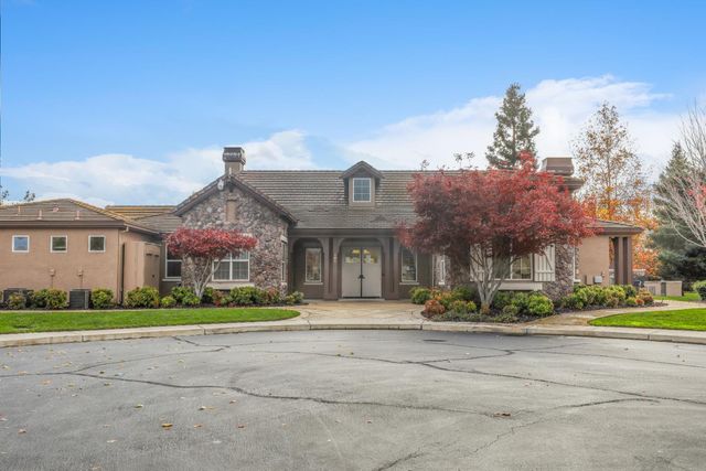 7418 Sun Reign Ln, Sacramento, CA 95823