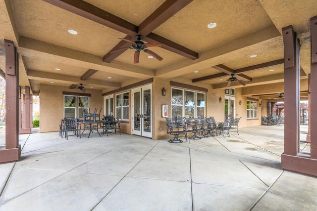 7418 Sun Reign Ln, Sacramento, CA 95823