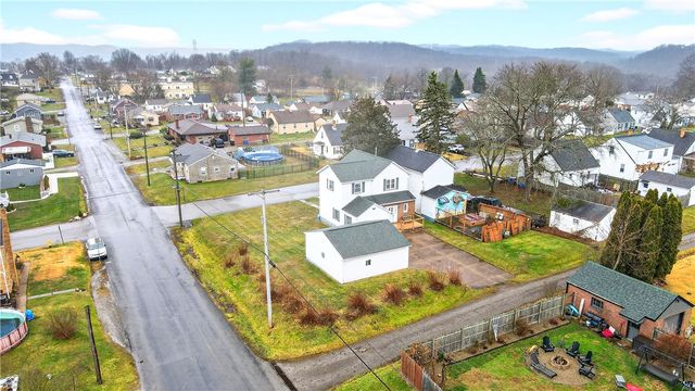 1008 Nimick Ave., Monaca, PA 15061