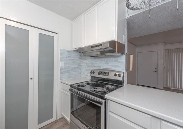 904 University Oaks Boulevard 99, College Station, TX 77840