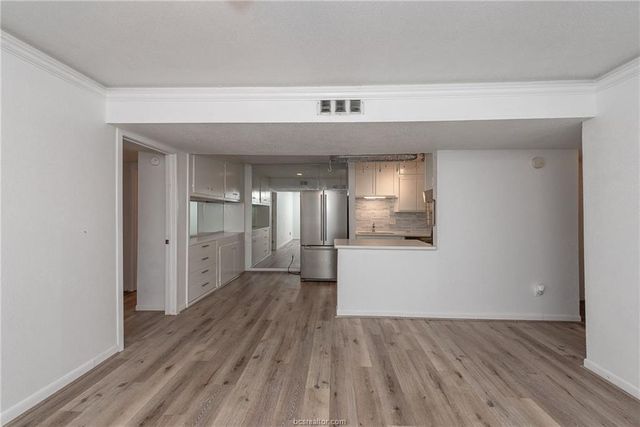 904 University Oaks Boulevard 99, College Station, TX 77840