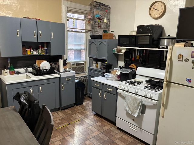 6629 Myrtle Avenue, Glendale, NY 11385