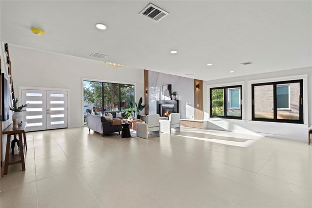 10701 Scotland Well DR, Austin, TX 78750