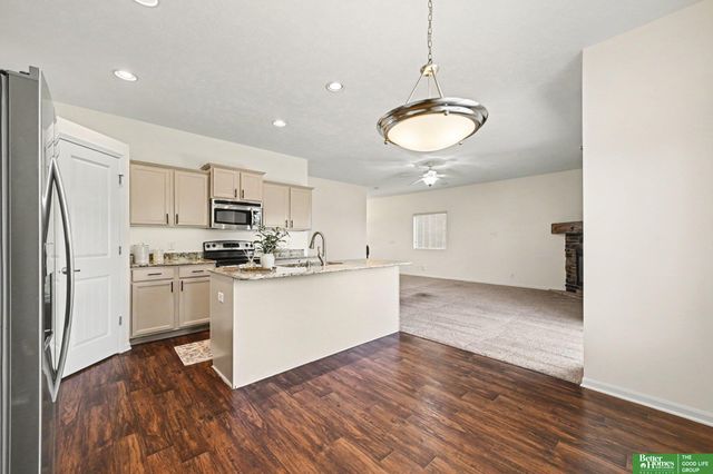 16313 Browne Street, Omaha, NE 68116