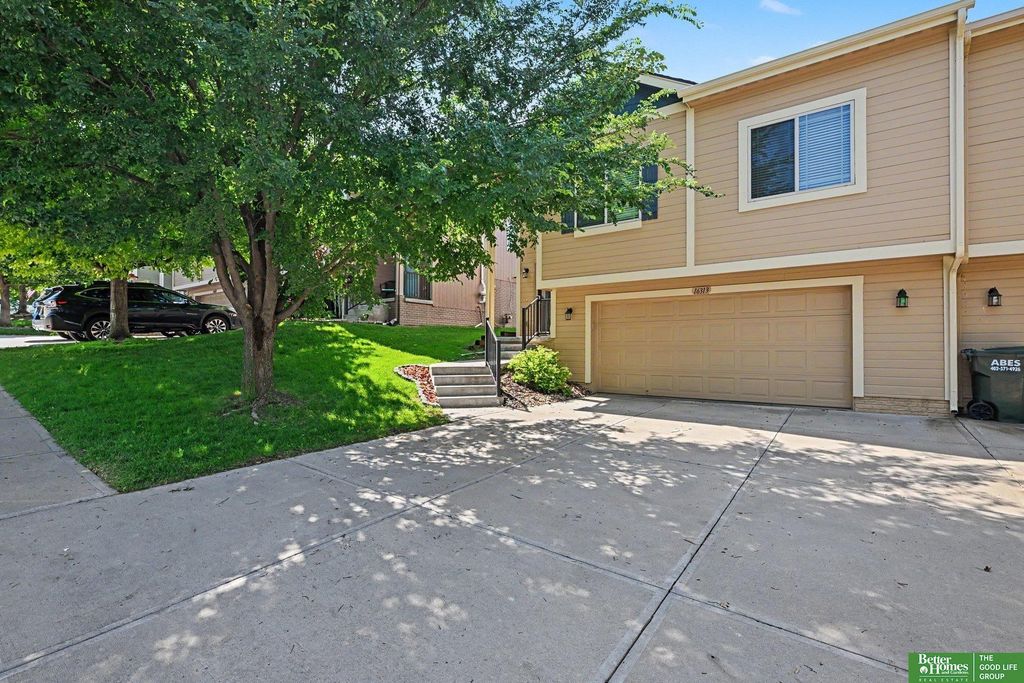 16313 Browne Street, Omaha, NE 68116
