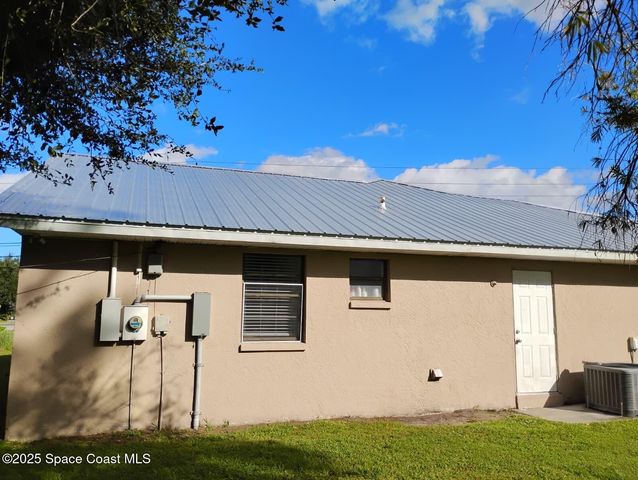 254 Emerson Drive NW, Palm Bay, FL 32907