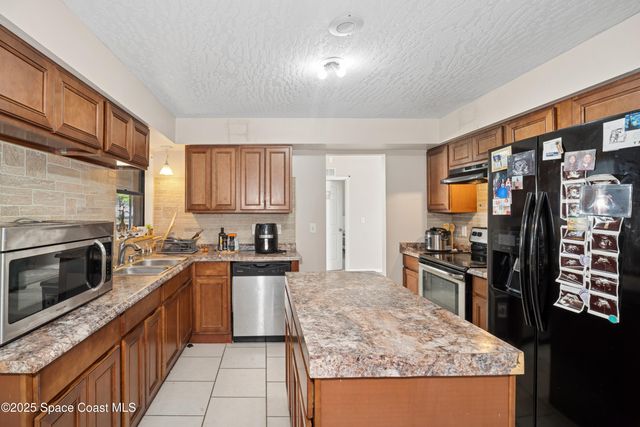 254 Emerson Drive NW, Palm Bay, FL 32907