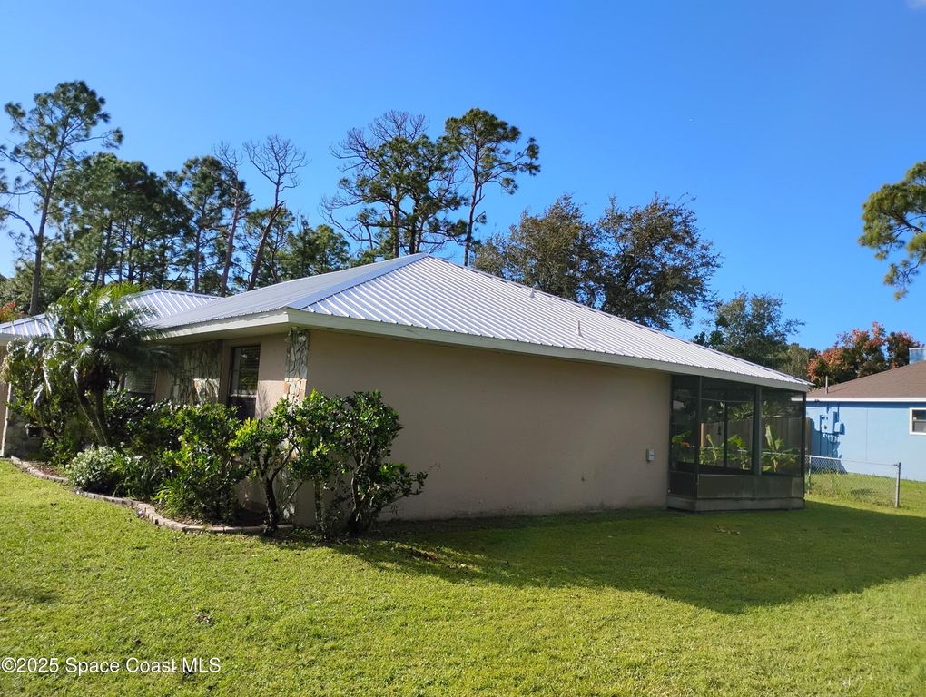 254 Emerson Drive NW, Palm Bay, FL 32907