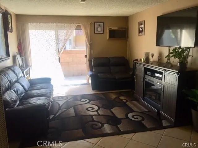 801 S Lyon Street A112, Santa Ana, CA 92705