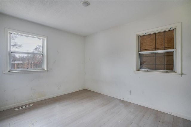 1502 E Catalina St, Wichita, KS 67216