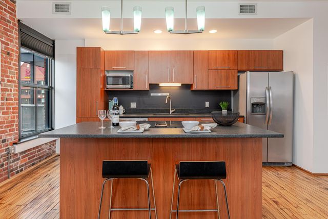 225 N 4th Street, 303, Columbus, OH 43215