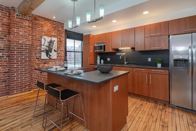 225 N 4th Street, 303, Columbus, OH 43215