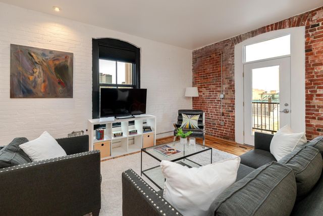 225 N 4th Street, 303, Columbus, OH 43215