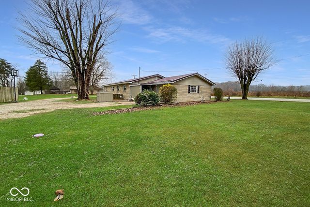 6066 State Road 60 W, Mitchell, IN 47446