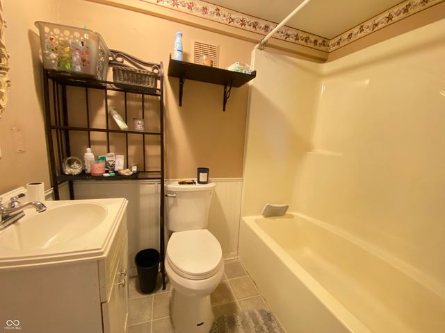 6066 State Road 60 W, Mitchell, IN 47446