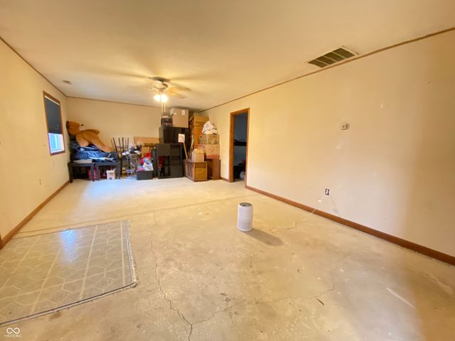 6066 State Road 60 W, Mitchell, IN 47446