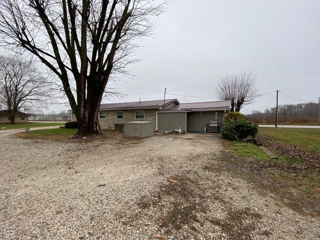 6066 State Road 60 W, Mitchell, IN 47446