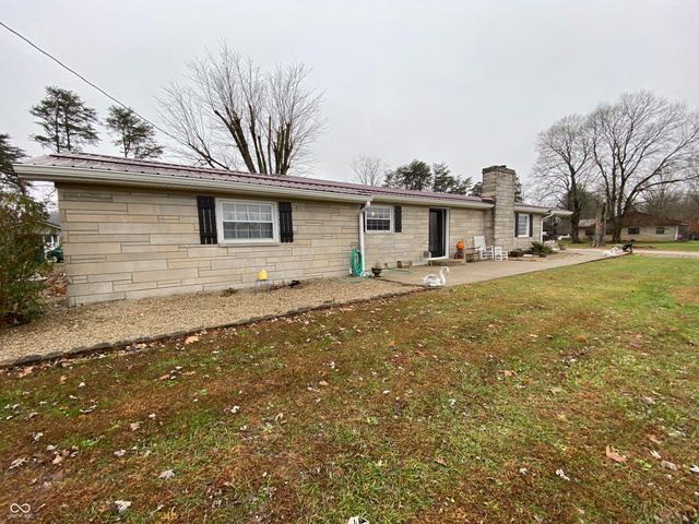 6066 State Road 60 W, Mitchell, IN 47446
