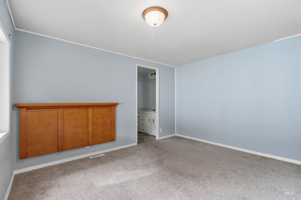 609 N Almon 2003, Moscow, ID 83843 photo 12