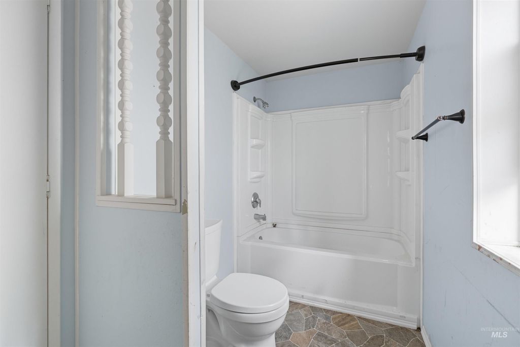 609 N Almon 2003, Moscow, ID 83843 photo 14