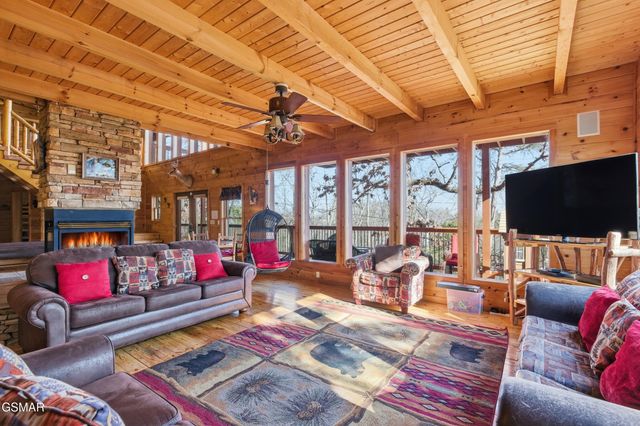 1707 Ridgecrest Drive, Sevierville, TN 37876