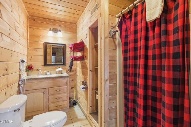 1707 Ridgecrest Drive, Sevierville, TN 37876