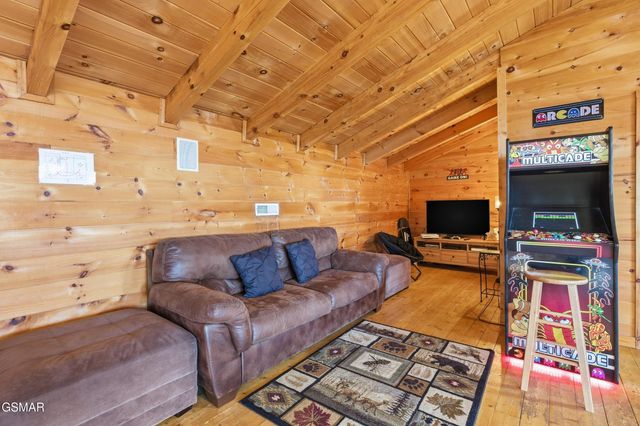 1707 Ridgecrest Drive, Sevierville, TN 37876