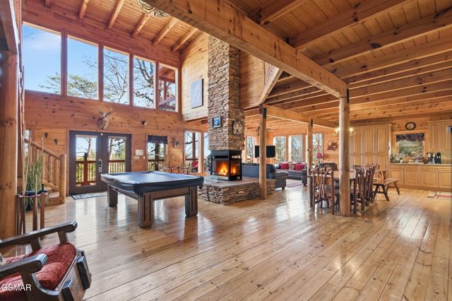 1707 Ridgecrest Drive, Sevierville, TN 37876