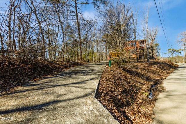 1707 Ridgecrest Drive, Sevierville, TN 37876