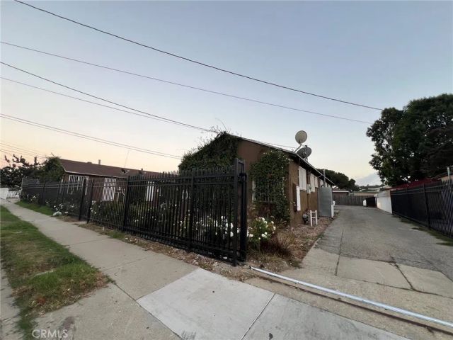 4616 W 111th Street, Lennox, CA 90304