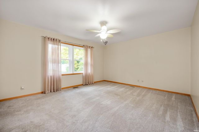 402 E Hickory Grove Road, Hartford City, IN 47348