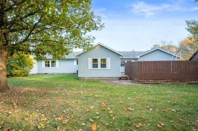 402 E Hickory Grove Road, Hartford City, IN 47348