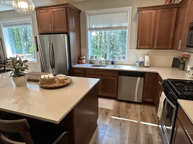 59290 FOREST TRAIL Cir, St Helens, OR 97051