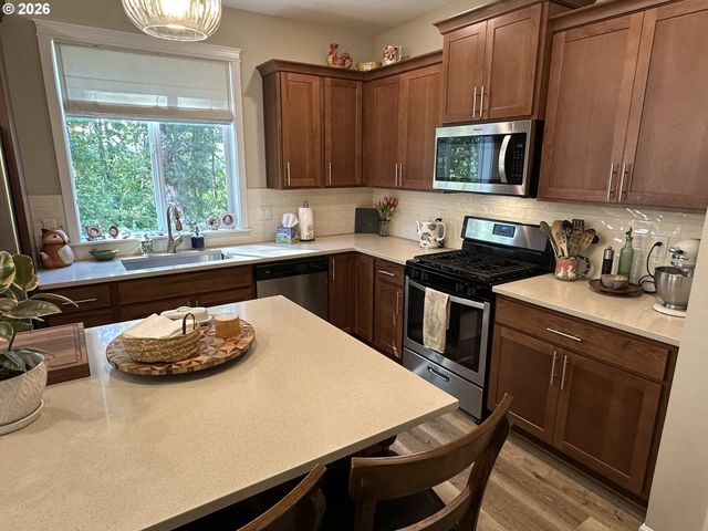 59290 FOREST TRAIL Cir, St Helens, OR 97051