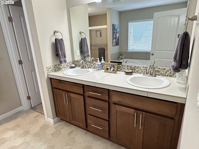 59290 FOREST TRAIL Cir, St Helens, OR 97051