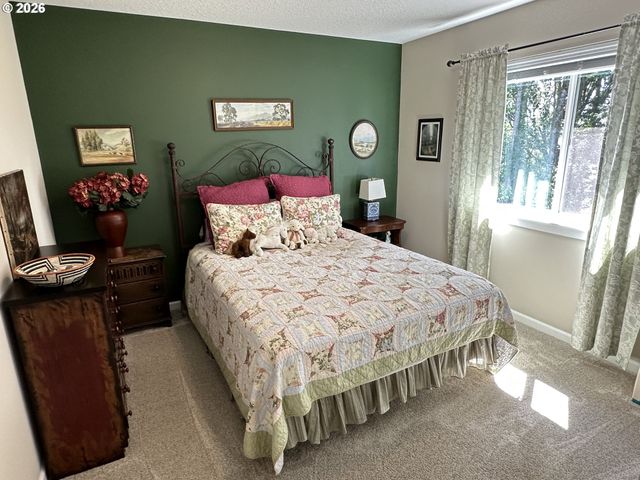 59290 FOREST TRAIL Cir, St Helens, OR 97051