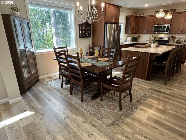 59290 FOREST TRAIL Cir, St Helens, OR 97051