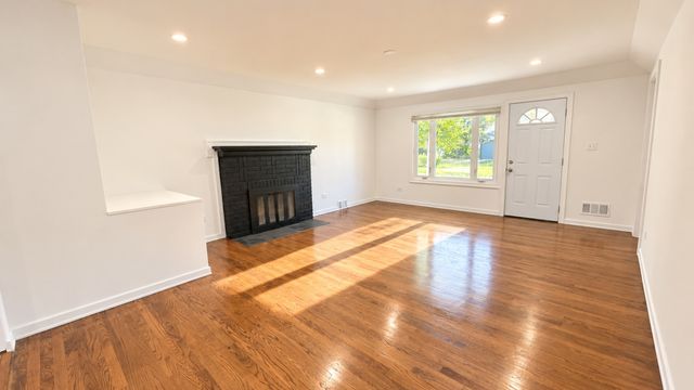 14925 Riverside Drive, South Holland, IL 60473