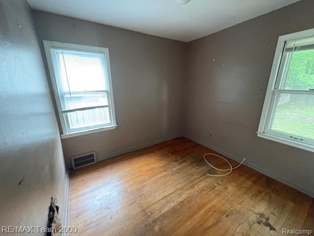 19131 Elkhart Street, Harper Woods, MI 48225