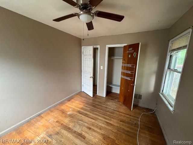 19131 Elkhart Street, Harper Woods, MI 48225