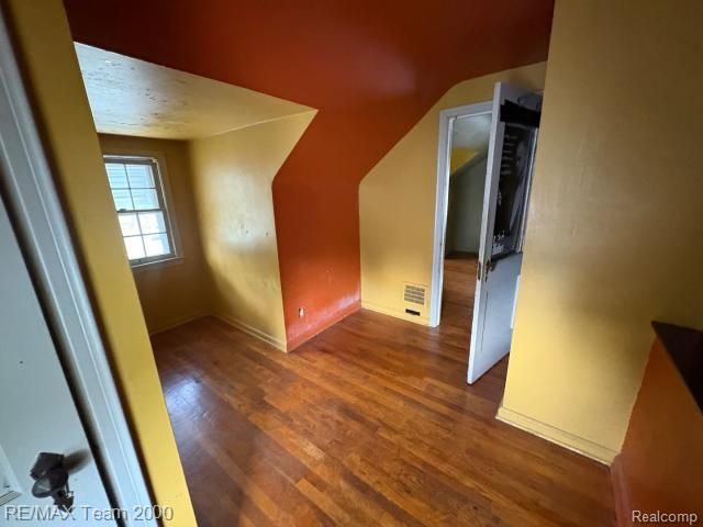 19131 Elkhart Street, Harper Woods, MI 48225