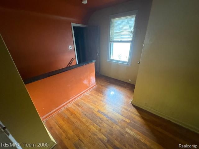 19131 Elkhart Street, Harper Woods, MI 48225