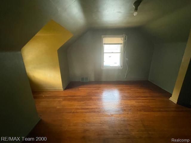 19131 Elkhart Street, Harper Woods, MI 48225