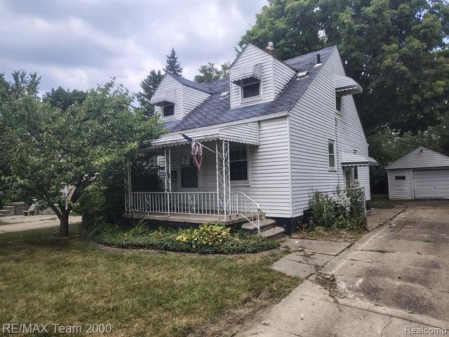 19131 Elkhart Street, Harper Woods, MI 48225
