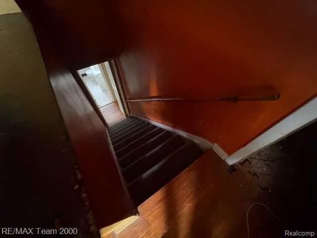 19131 Elkhart Street, Harper Woods, MI 48225