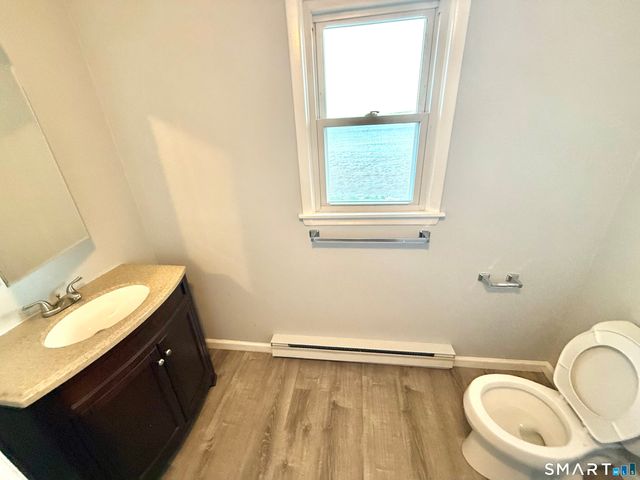 3 Bayview Place 2nd Floor, West Haven, CT 06516