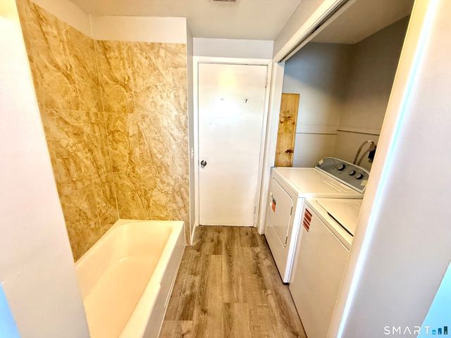 3 Bayview Place 2nd Floor, West Haven, CT 06516