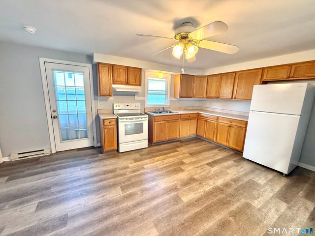 3 Bayview Place 2nd Floor, West Haven, CT 06516
