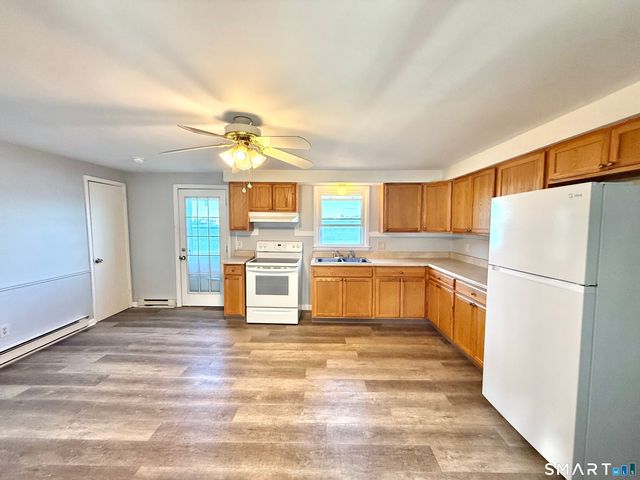 3 Bayview Place 2nd Floor, West Haven, CT 06516