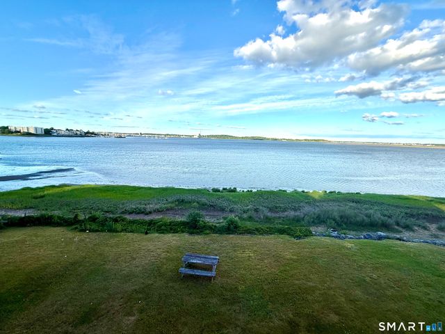 3 Bayview Place 2nd Floor, West Haven, CT 06516